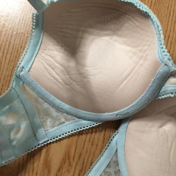 Womens Victorias Secret Lacey Padded Push Up Bra Light Blue size 36B - Picture 5 of 5